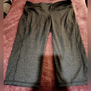 Old Navy Active. XXL Charcoal Black Capri